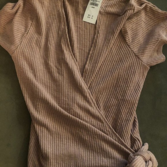 Abercrombie Wrap Front Tie Top - Picture 2 of 3